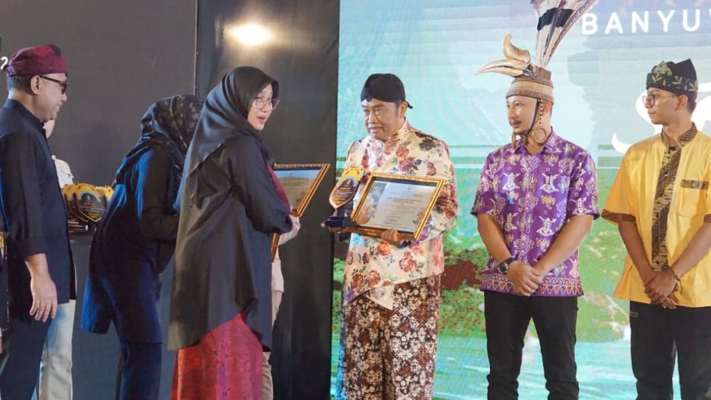 Event Banyuwangi Ethno Carnival 2024, Disdikbud Kabupaten Magelang Mengirimkan Duta Seni Tari&nbsp;Soreng.