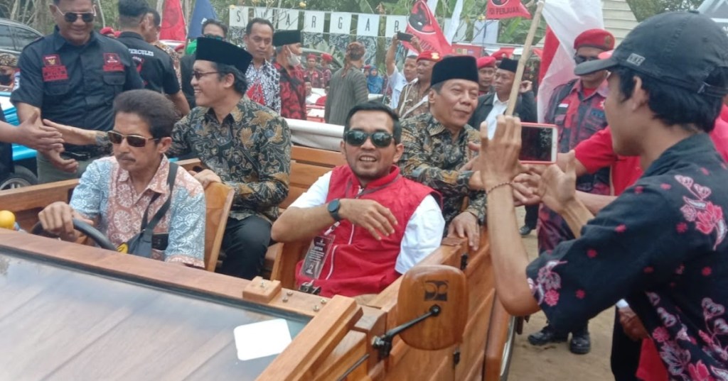 Usai Deklarasi di Borobudur, Pasangan Grengseng – Sahid Naik VW Daftar ke&nbsp;KPU