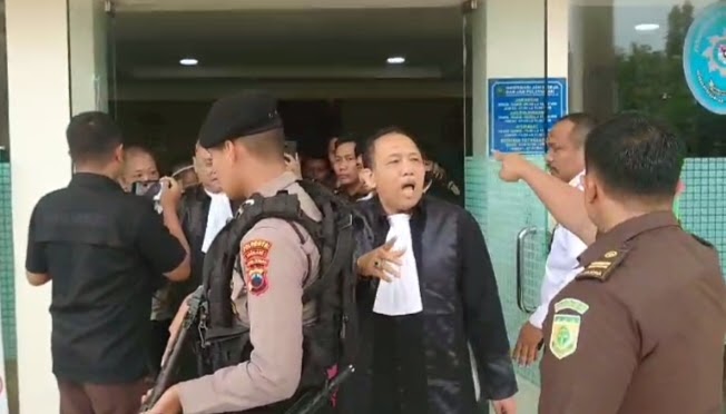 Eksekusi Terpidana Kasus Piutang di Pengadilan Negeri Kabupaten Magelang&nbsp;Ricuh